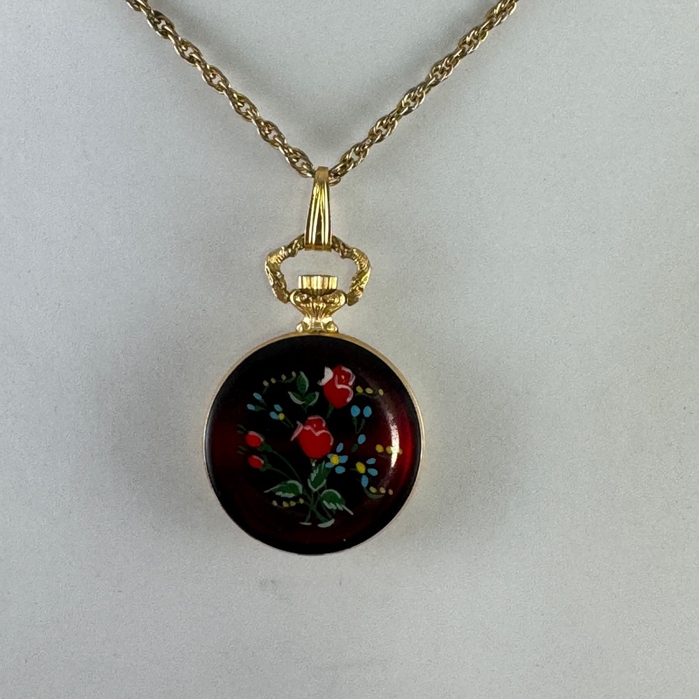 Kent Swiss Pendant Watch with 28 inch Necklace 17 Jewels Hand Wind